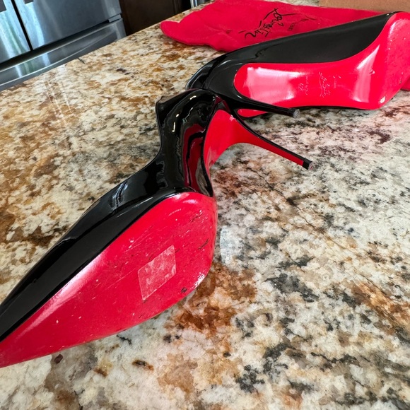 CHRISTIAN LOUBOUTIN
Pigalle patent leather heels
42 EU
Very good condition - Picture 8 of 10